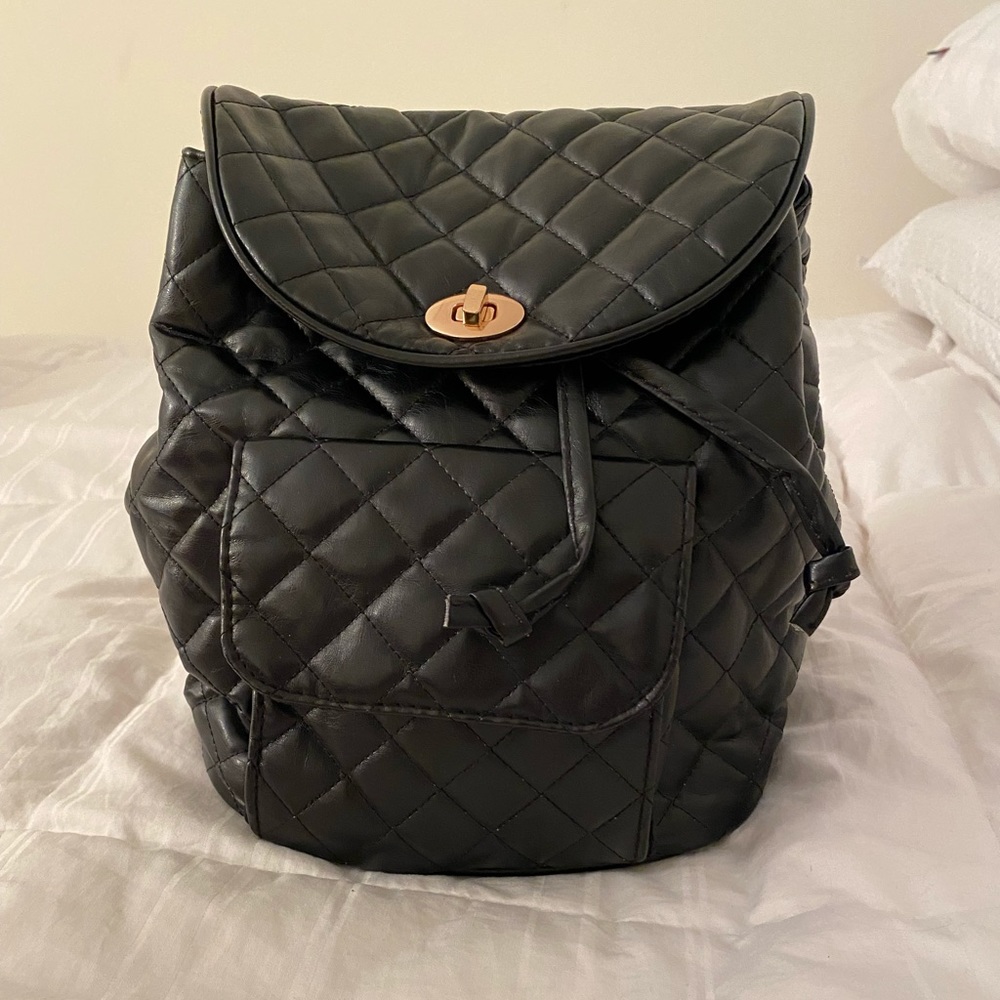Ariana Grande ARI Perfume Backpack